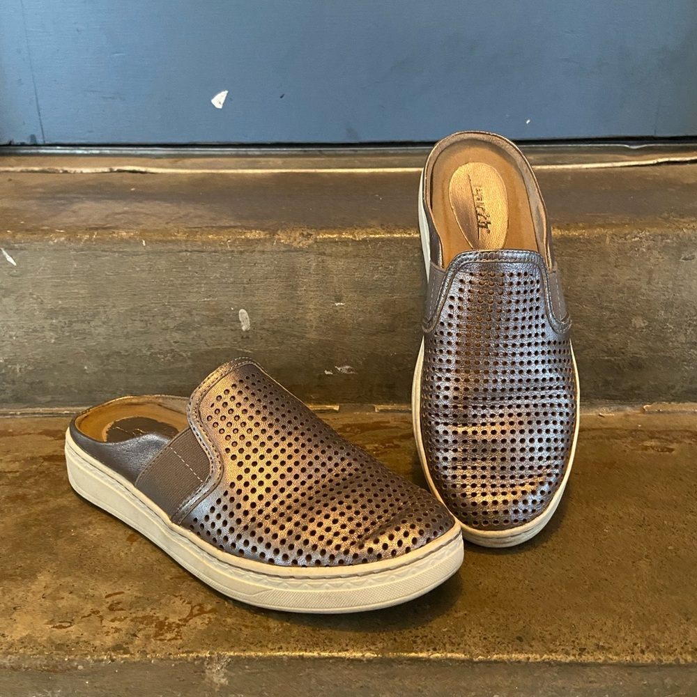 Earth Metallic Pewter Perforated Leather Mules